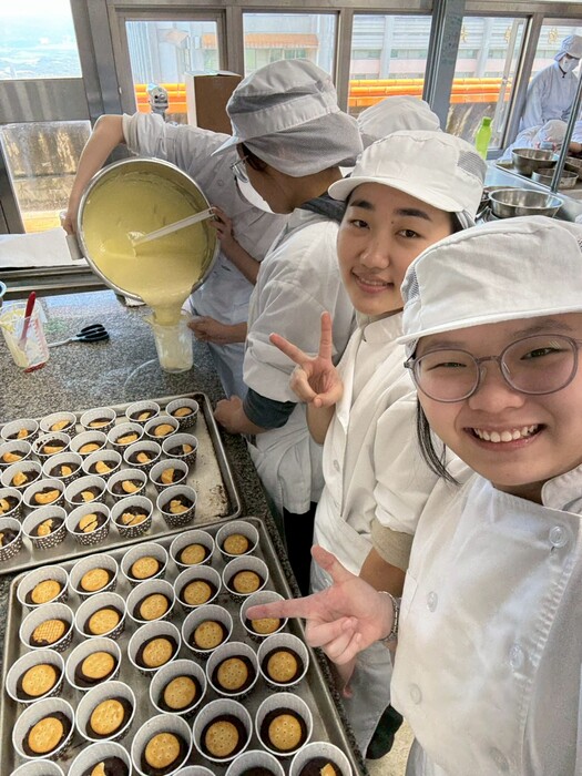 🎄✨烘焙科一年級節慶販售成功🎄✨ First-Year Baking Festive Sale Success圖片